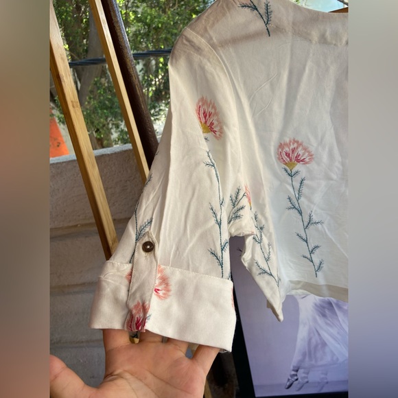 Floral crop Top. Size- L - Picture 7 of 8